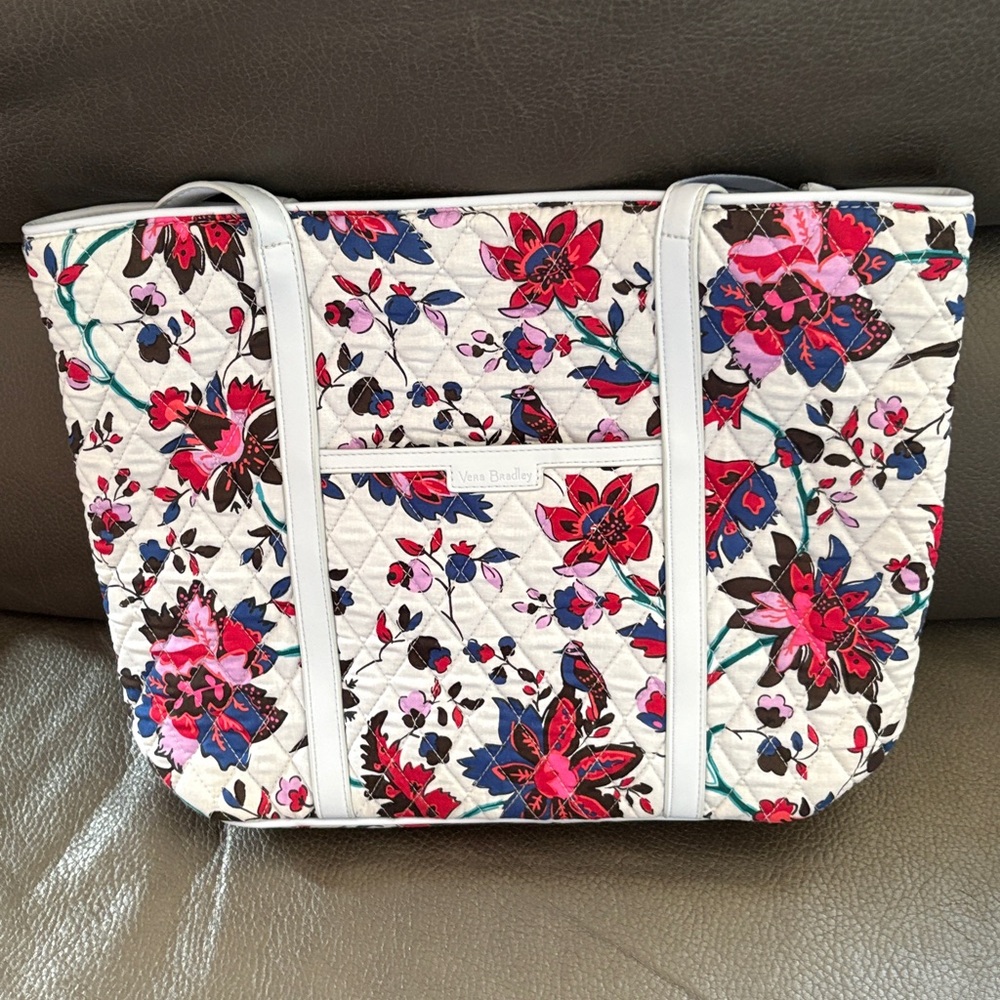 Vera Bradley small trimmed vera bag in vineyard floral